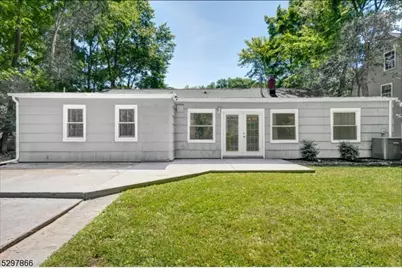 43 Woodcrest Dr, Livingston, NJ 07039 - Photo 26