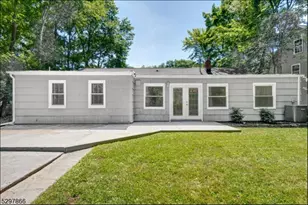 43 Woodcrest Dr, Livingston, NJ 07039 - Photo 26