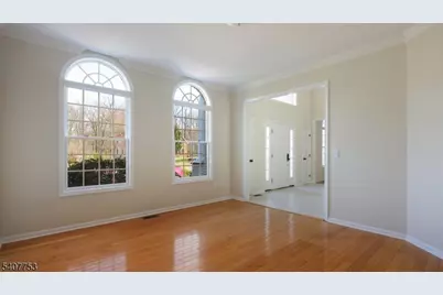 57 Briarwood Dr, Warren Township, NJ 07059 - Photo 6