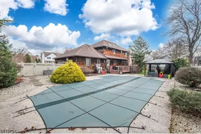 3 S Hampton Dr, Fairfield, NJ 07004 - Photo 34