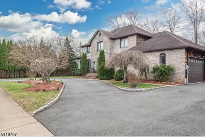 3 S Hampton Dr, Fairfield, NJ 07004 - Photo 32