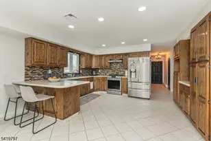 3 S Hampton Dr, Fairfield, NJ 07004 - Photo 6
