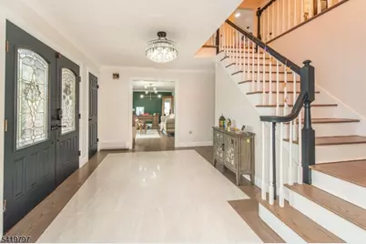 3 S Hampton Dr, Fairfield, NJ 07004 - Photo 2