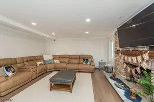 3 S Hampton Dr, Fairfield, NJ 07004 - Photo 10