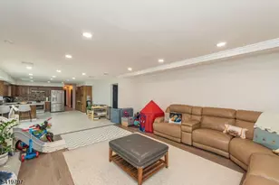 3 S Hampton Dr, Fairfield, NJ 07004 - Photo 8