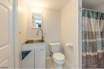 3 S Hampton Dr, Fairfield, NJ 07004 - Photo 30