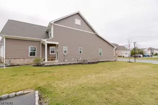 35 Sparrowhawk St, Washington Township, NJ 07882 - Photo 4