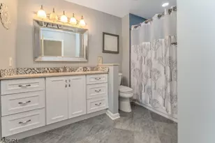 107 Franklin Ct, Raritan Township, NJ 08822 - Photo 20