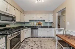 107 Franklin Ct, Raritan Township, NJ 08822 - Photo 6