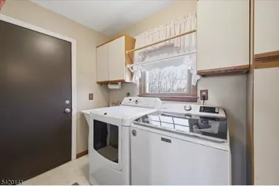 250 Old York Rd, Raritan Township, NJ 08822 - Photo 16