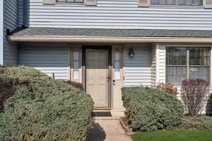 36 Carlisle Ct, Franklin Township, NJ 08873 - Photo 4