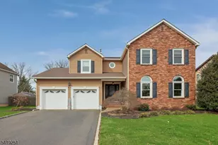 96 Beechwood Cir, Hillsborough Township, NJ 08844 - Photo 6