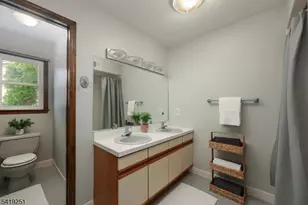 96 Beechwood Cir, Hillsborough Township, NJ 08844 - Photo 32