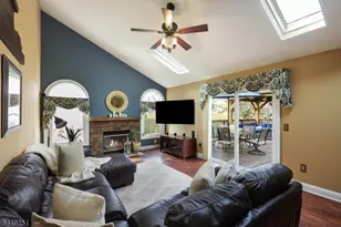 96 Beechwood Cir, Hillsborough Township, NJ 08844 - Photo 18