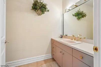 9 Nuthatch Ct, Allamuchy Township, NJ 07840 - Photo 4