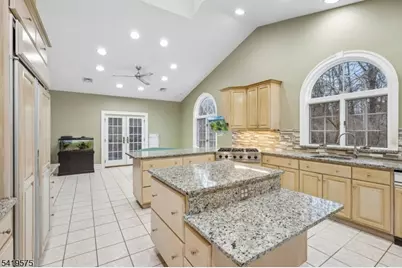 9 Nuthatch Ct, Allamuchy Township, NJ 07840 - Photo 12