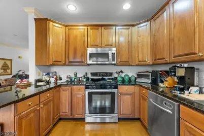 9 Goffle Brook Ct, Hawthorne, NJ 07506 - Photo 10