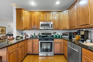 9 Goffle Brook Ct, Hawthorne, NJ 07506 - Photo 10