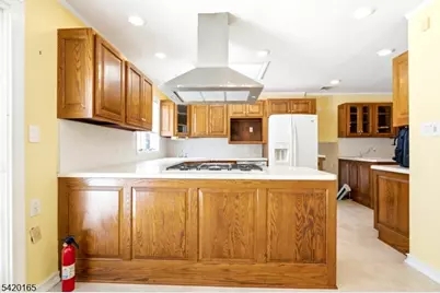 131 Walnut Ave, Clark Township, NJ 07066 - Photo 10