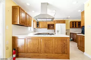 131 Walnut Ave, Clark Township, NJ 07066 - Photo 10