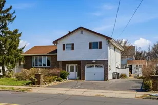 131 Walnut Ave, Clark Township, NJ 07066 - Photo 2