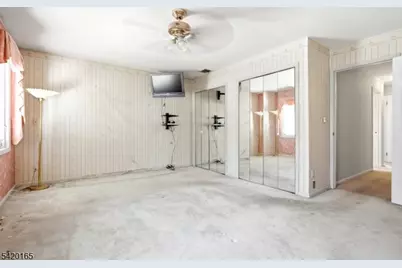 131 Walnut Ave, Clark Township, NJ 07066 - Photo 16