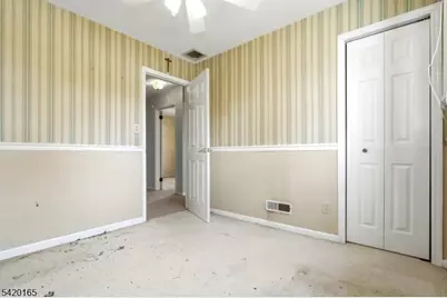 131 Walnut Ave, Clark Township, NJ 07066 - Photo 18