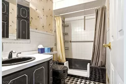 131 Walnut Ave, Clark Township, NJ 07066 - Photo 20