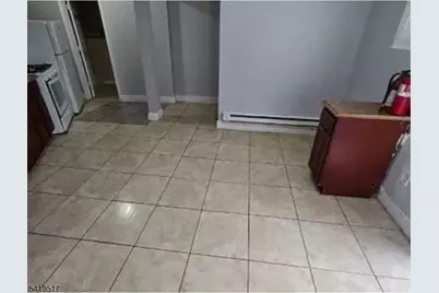 588 S 10th St #1B, Newark, NJ 07103 - Photo 2