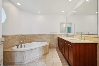 8100 River Rd #210, North Bergen, NJ 07047 - Photo 14