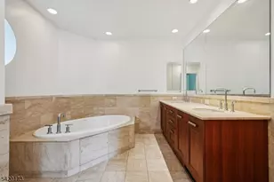 8100 River Rd, North Bergen, NJ 07047 - Photo 14