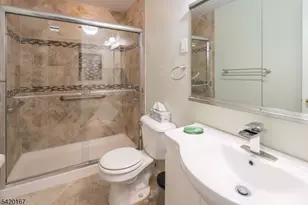 264B Crosse Dr, Monroe Township, NJ 08831 - Photo 10