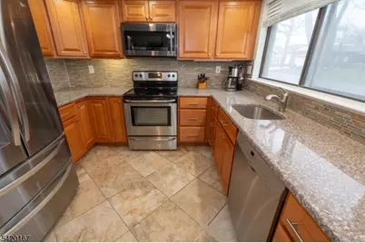 264B Crosse Dr #B, Monroe Township, NJ 08831 - Photo 8