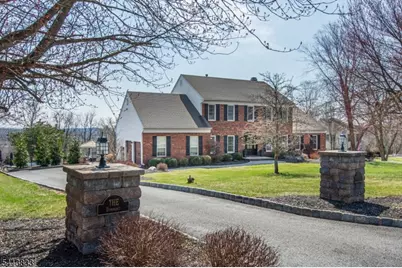 5 Tracey Ln, Mount Olive, NJ 07828 - Photo 1