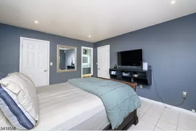 235 Dakota St, Paterson, NJ 07503 - Photo 14