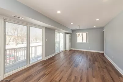 56 Woods Edge Dr, Roxbury Township, NJ 07876 - Photo 4