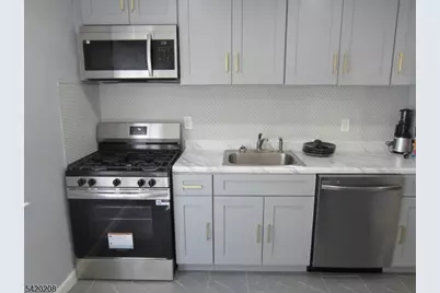 2 Evelyn Ct, Maplewood, NJ 07040 - Photo 8