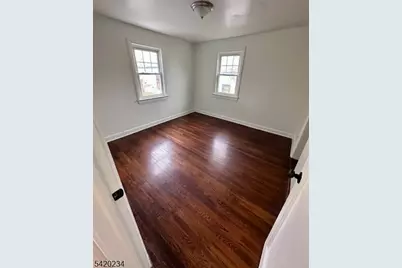 8 Plymouth St, Fairfield, NJ 07004 - Photo 12