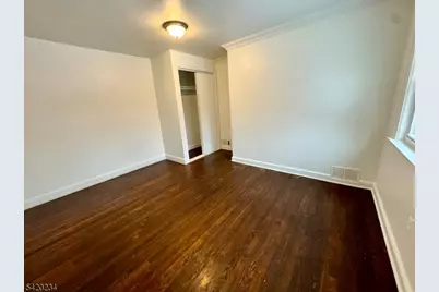 8 Plymouth St, Fairfield, NJ 07004 - Photo 6