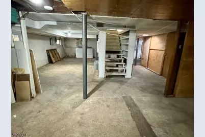 8 Plymouth St, Fairfield, NJ 07004 - Photo 10
