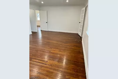 8 Plymouth St, Fairfield, NJ 07004 - Photo 8