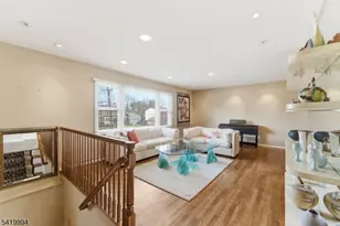 11 Pilgrim Way, Wayne, NJ 07470 - Photo 2