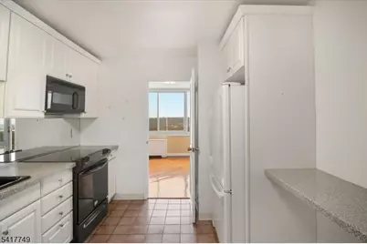 1 Claridge Dr #523, Verona, NJ 07044 - Photo 12