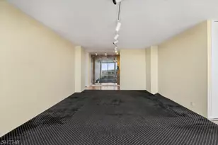 1 Claridge Dr, Verona, NJ 07044 - Photo 4