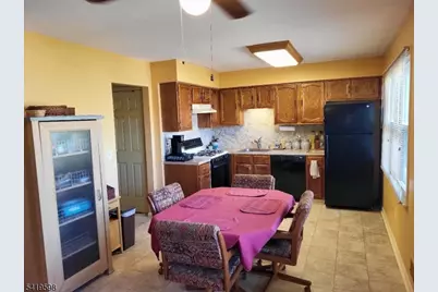 33 Hancock Ct, Raritan Township, NJ 08822 - Photo 6