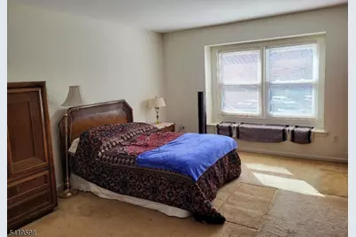 33 Hancock Ct, Raritan Township, NJ 08822 - Photo 8