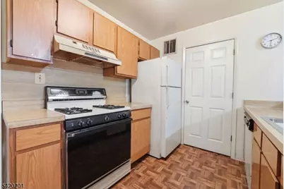 120 Carnegie Pl, Union Township, NJ 07088 - Photo 12