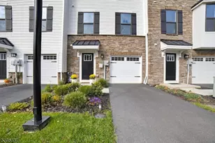 9 Saw Mill Cir, Hackettstown, NJ 07840 - Photo 4