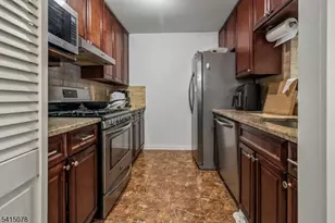 418 Stratford Pl, Bridgewater, NJ 08805 - Photo 8