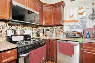 941 E 25th St, Paterson, NJ 07513 - Photo 26